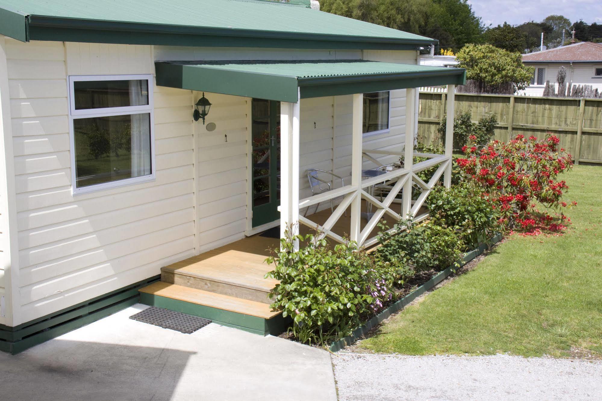 Taupo Top 10 Holiday Park Exterior foto